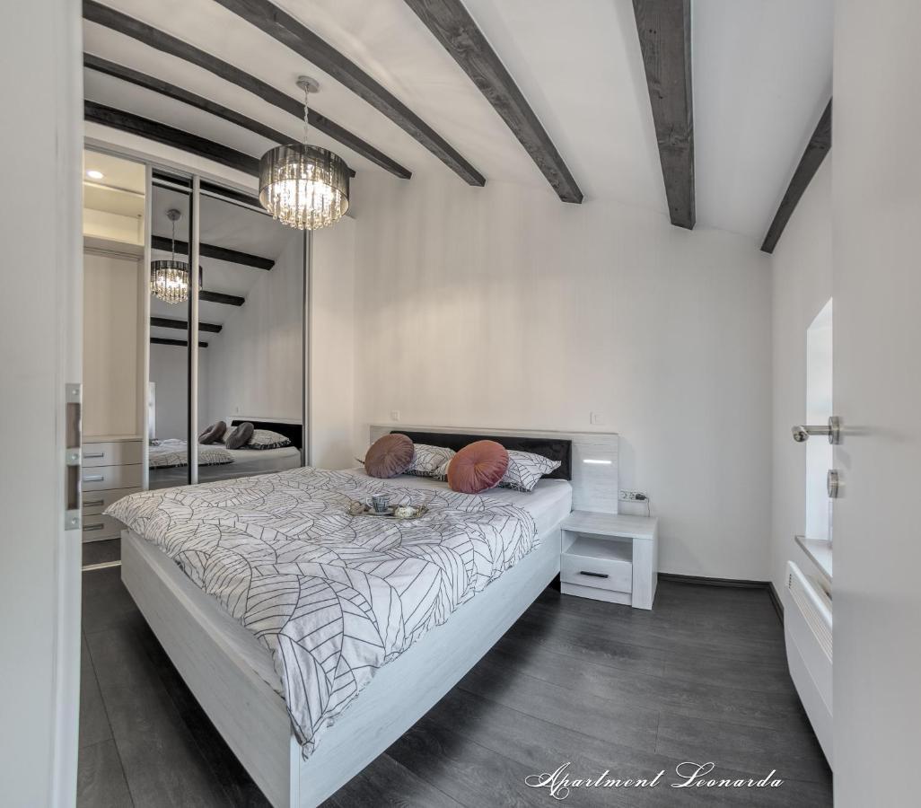 Appartamento Penthouse Leonarda With Private Parking Pola Esterno foto